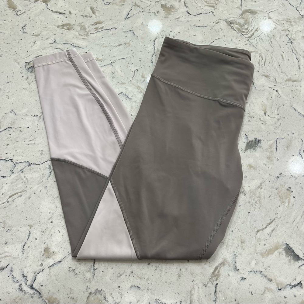 LuluLemon speed wonder tight. Grey and white. Size 12